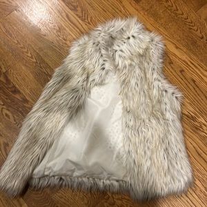 BB Dakota fur vest